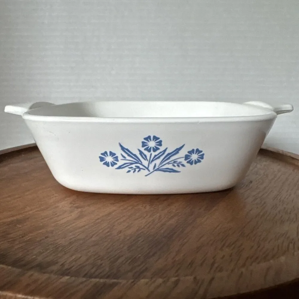 Corning Ware Blue Cornflower Casserole Dish 1 3/4 Cup  P 41  Petite Pan